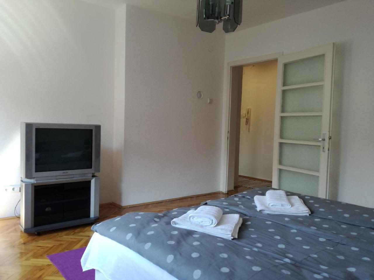 Apartman Ane ซาราเยโว ภายนอก รูปภาพ